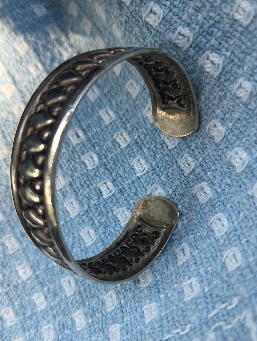Vintage Sterling Silver Navajo Diamond & Dots Design Open Cuff Bracelet. - Picture 2 of 9